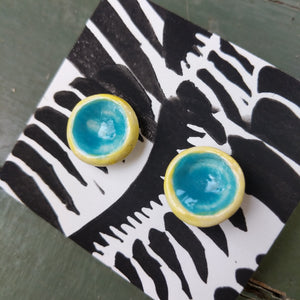 Round earrings, yellow and blue, pin back