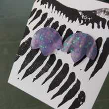 Load image into Gallery viewer, Translucent lavender resin earrings in leaf shape
