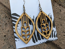 Load image into Gallery viewer, Grains of Wheat, lasercut earrings in lightweight birch wood
