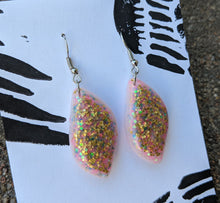 Load image into Gallery viewer, Soft pink resin earrings
