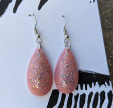 Load image into Gallery viewer, Bubblegum drop resin earrings, medium
